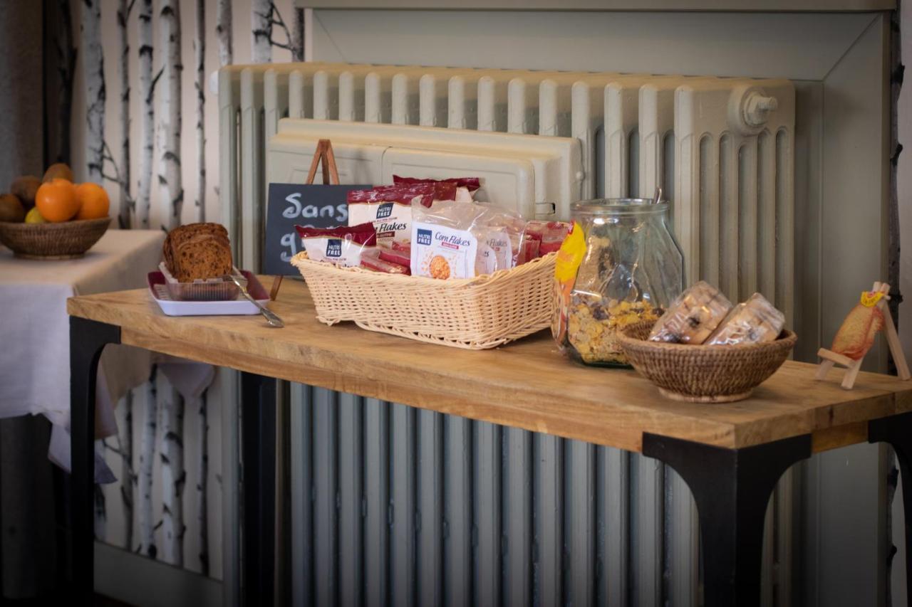 Logis Hotel Tante Yvonne & Son Restaurant Semi-Gastronomique - Lyon Nord Quincieux Zewnętrze zdjęcie