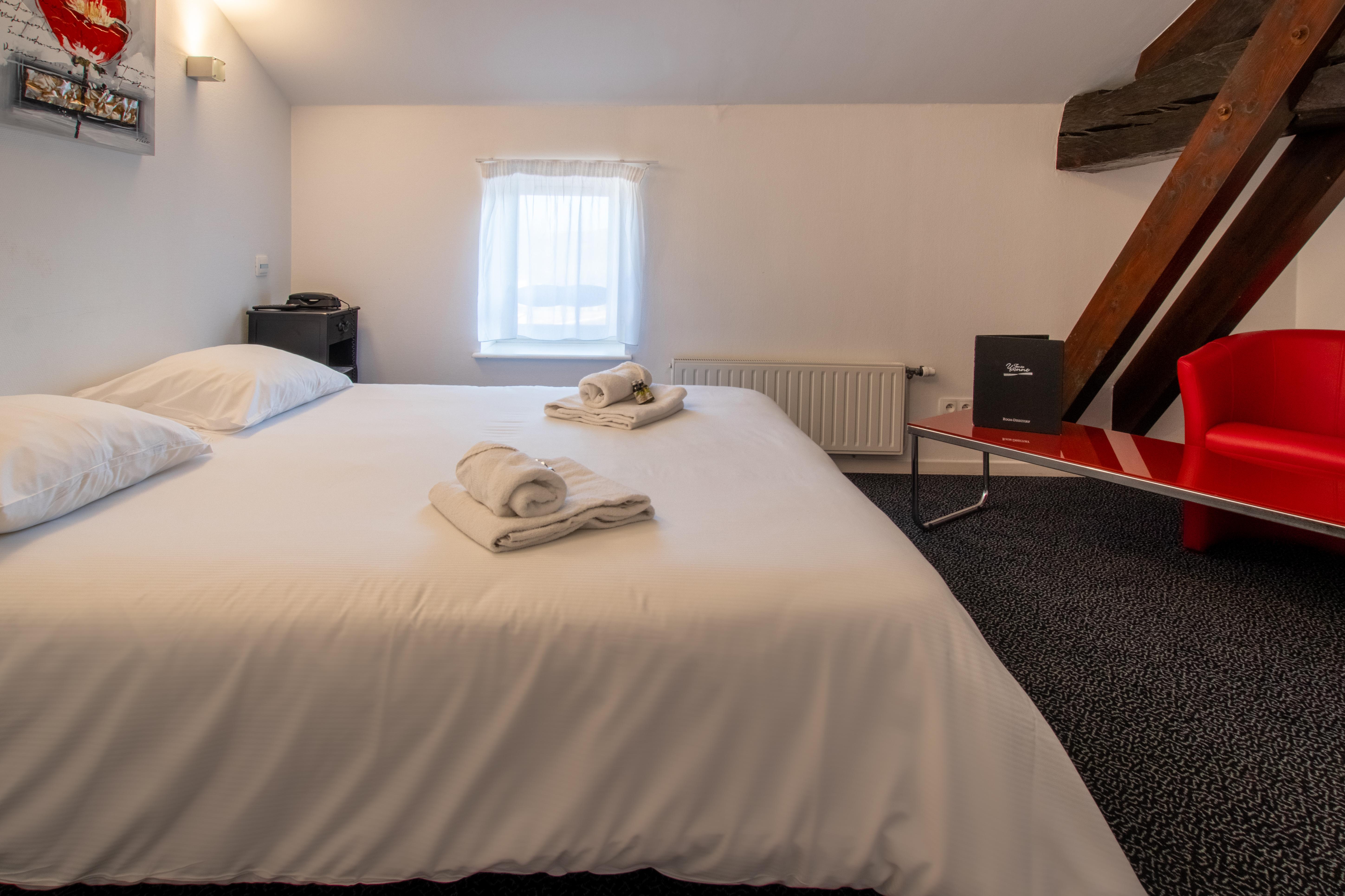 Logis Hotel Tante Yvonne & Son Restaurant Semi-Gastronomique - Lyon Nord Quincieux Zewnętrze zdjęcie
