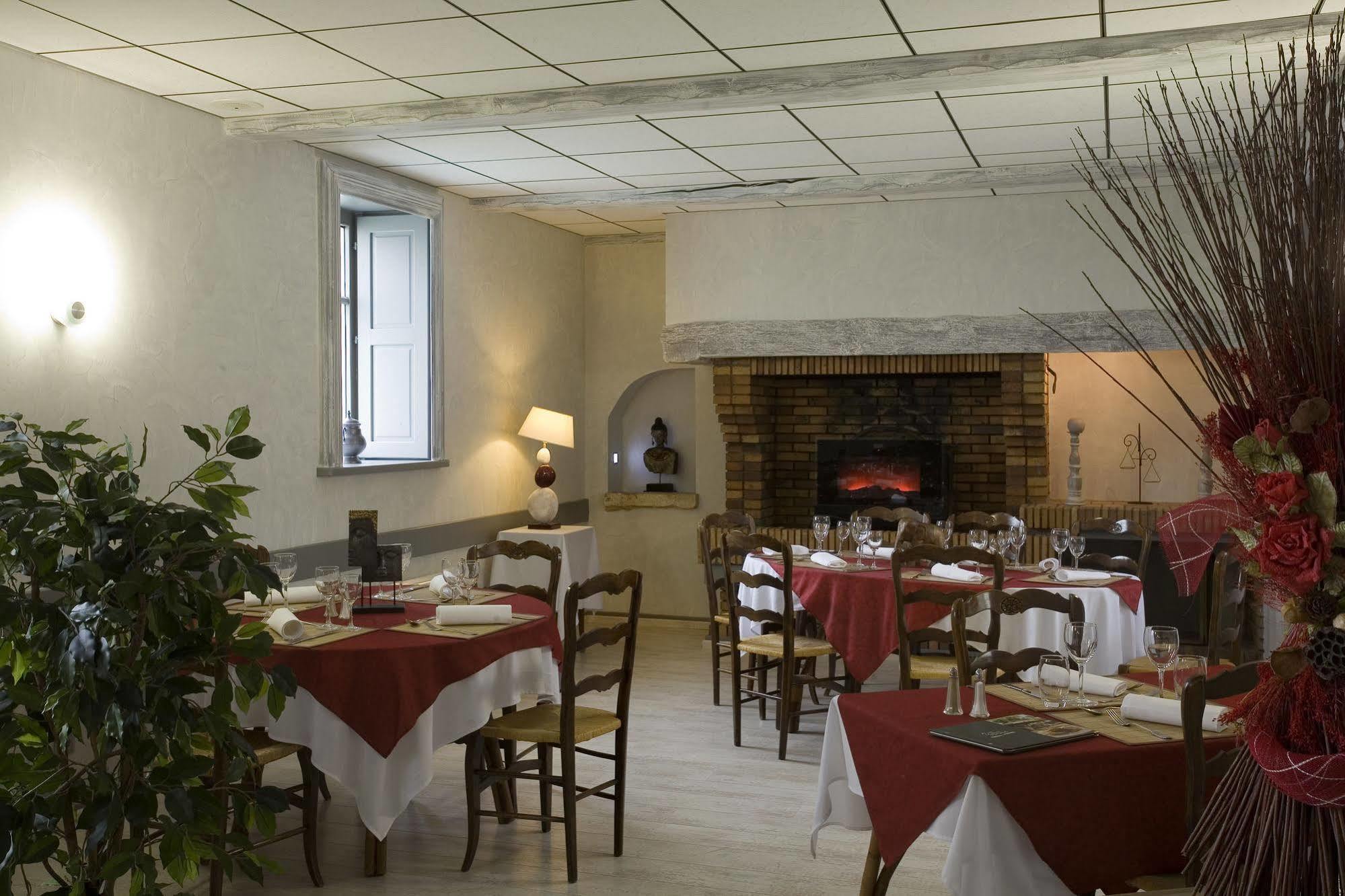 Logis Hotel Tante Yvonne & Son Restaurant Semi-Gastronomique - Lyon Nord Quincieux Zewnętrze zdjęcie
