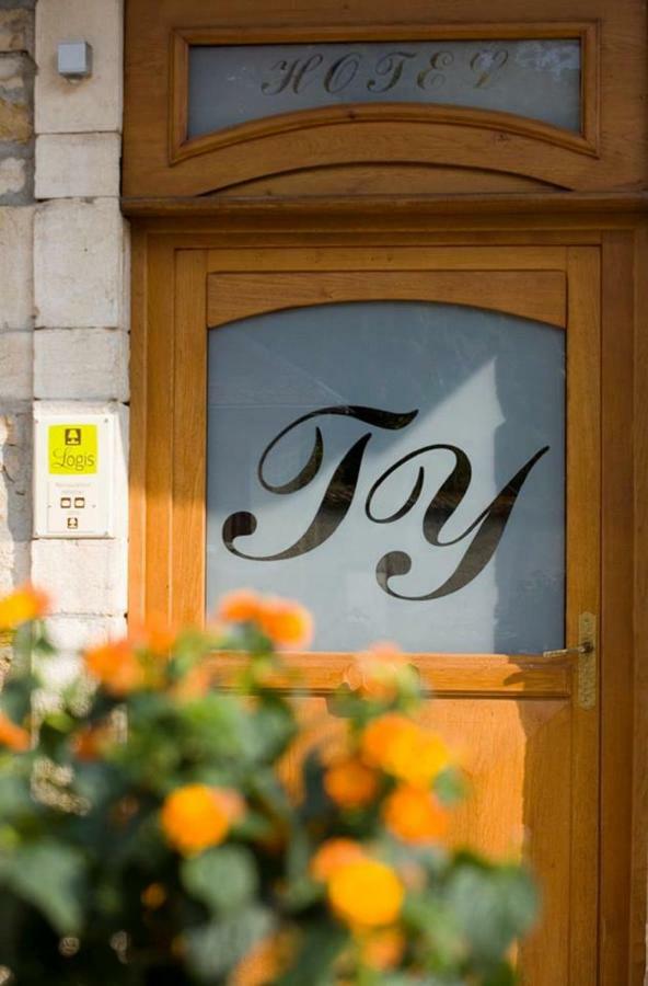 Logis Hotel Tante Yvonne & Son Restaurant Semi-Gastronomique - Lyon Nord Quincieux Zewnętrze zdjęcie